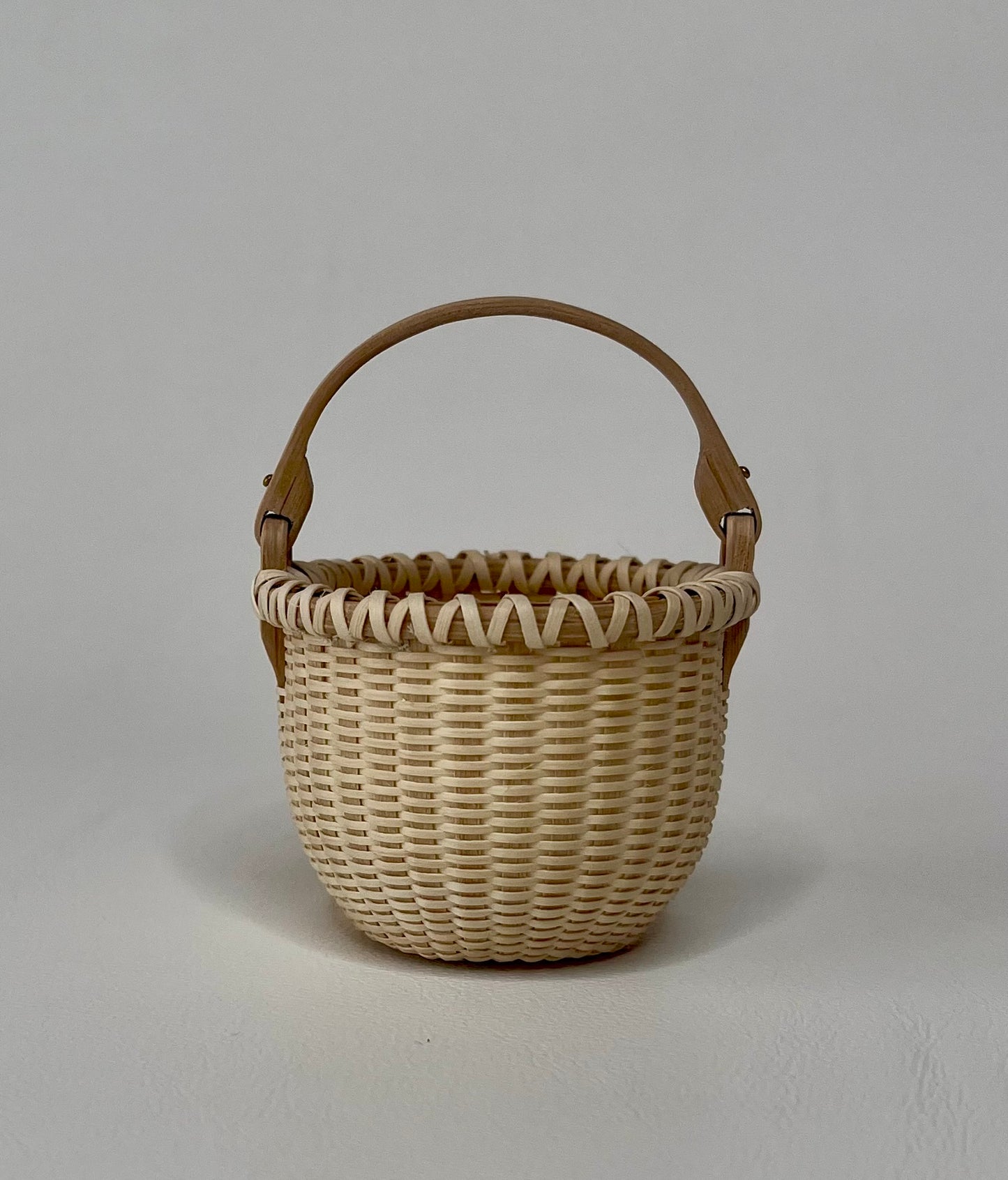 Miniature Star Swing Handled Basket-Small