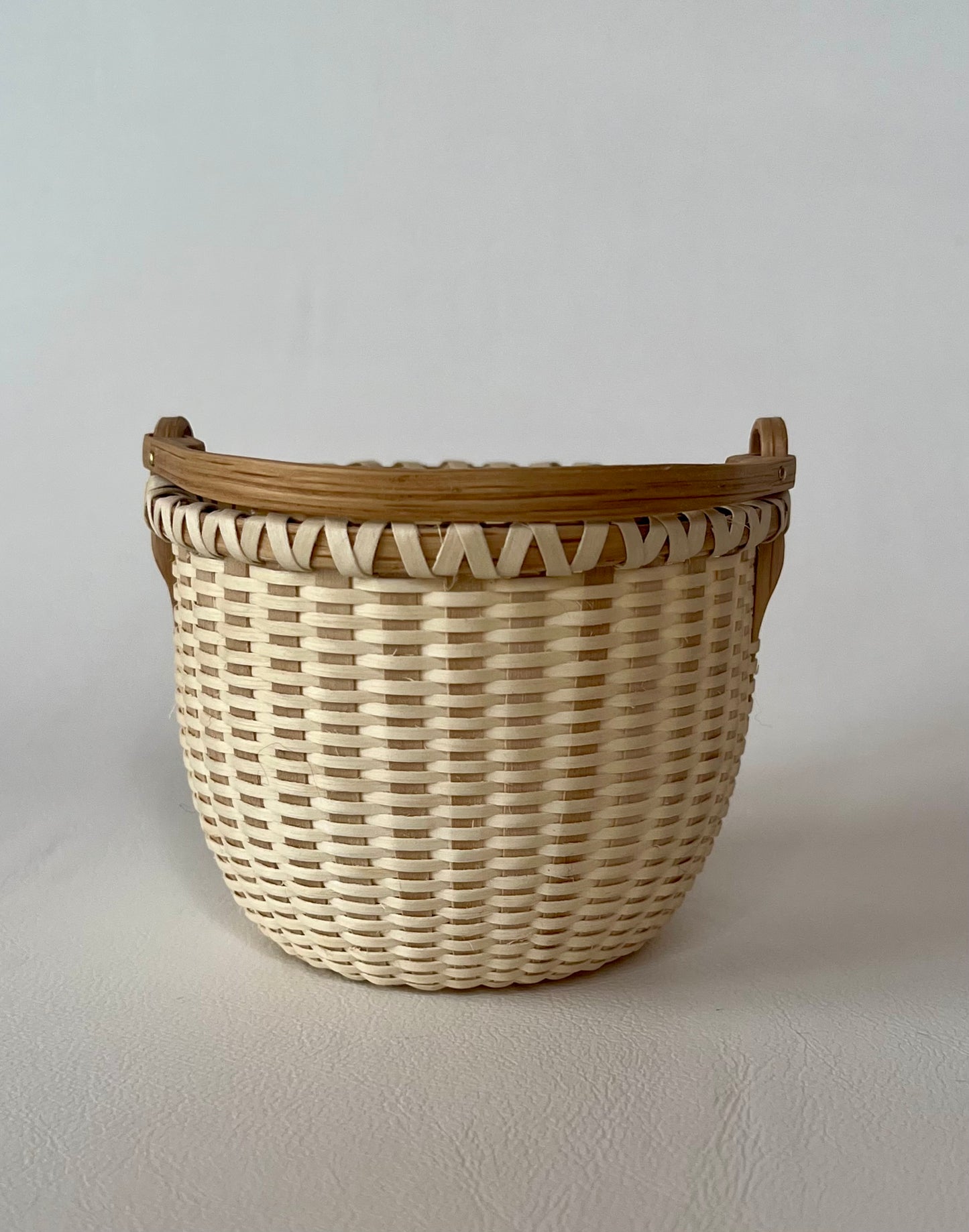 Miniature Star Swing Handled Basket-Large