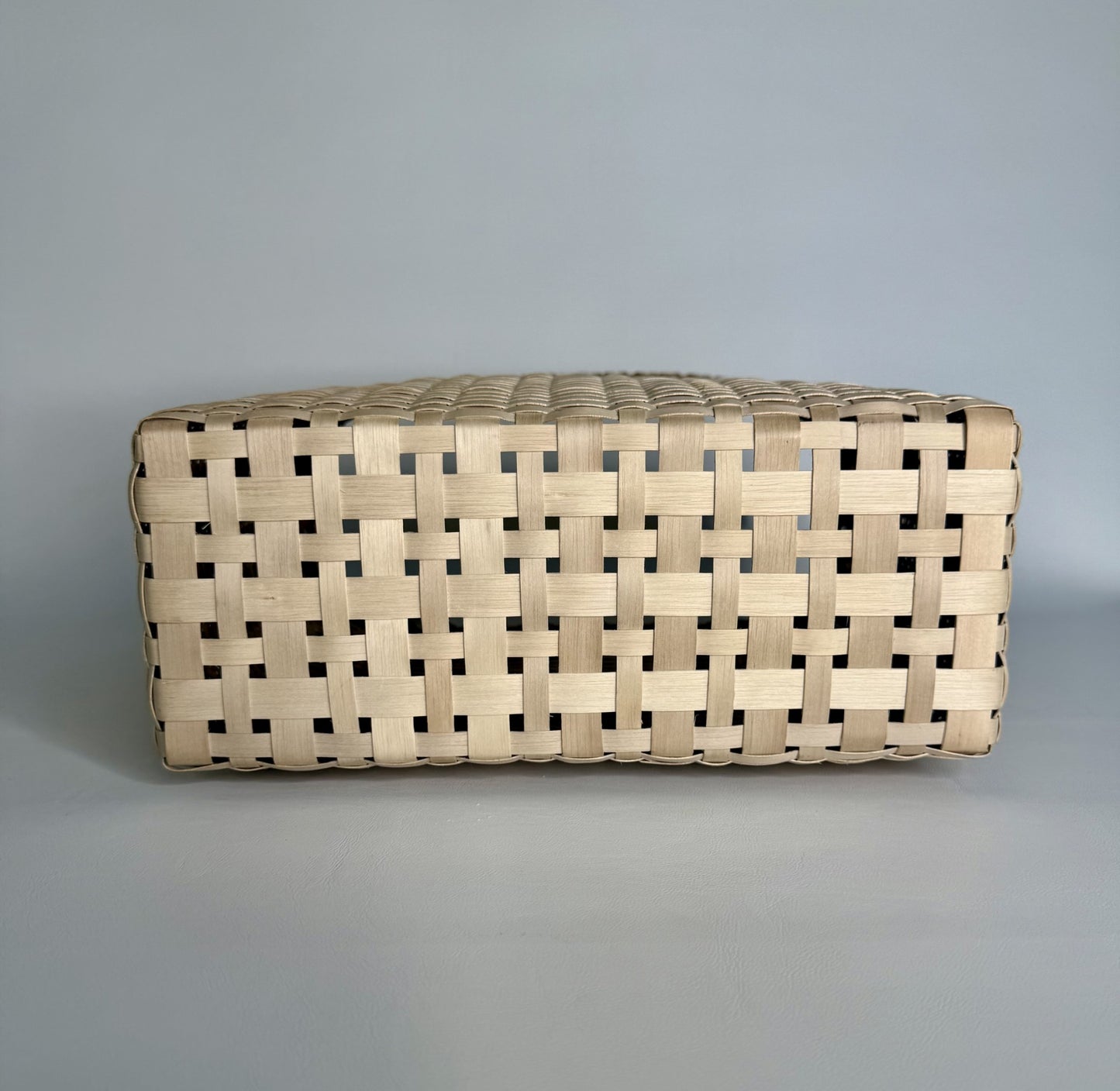 Chairside Basket with Wooden Curls